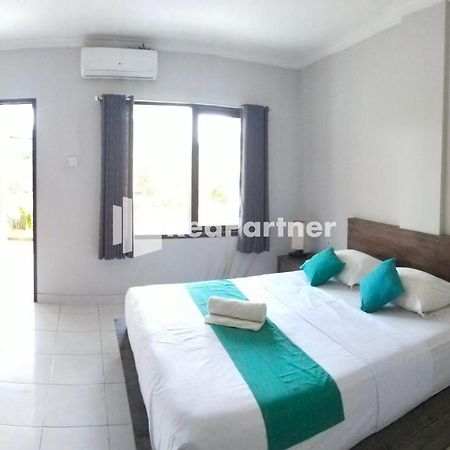 Pondok Sentana Guest House At Jalan Raya Uluwatu Redpartner ウンガサン エクステリア 写真